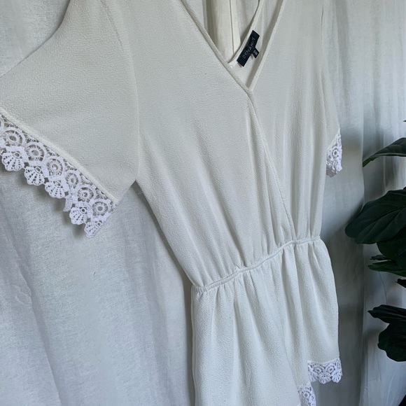 DYNAMITE WHITE ROMPER - Picture 3 of 5